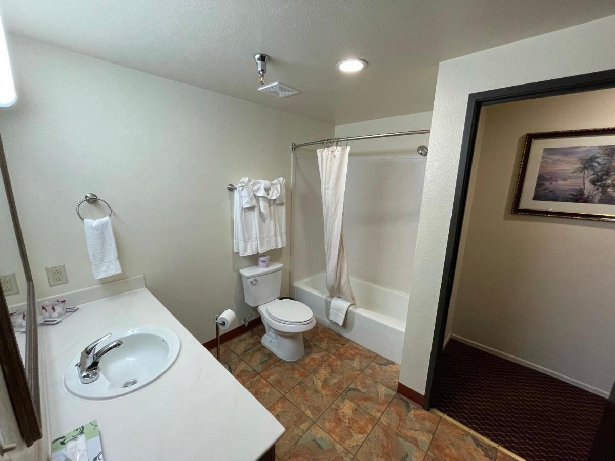 Oakridge Inn 오크뷰 외부 사진