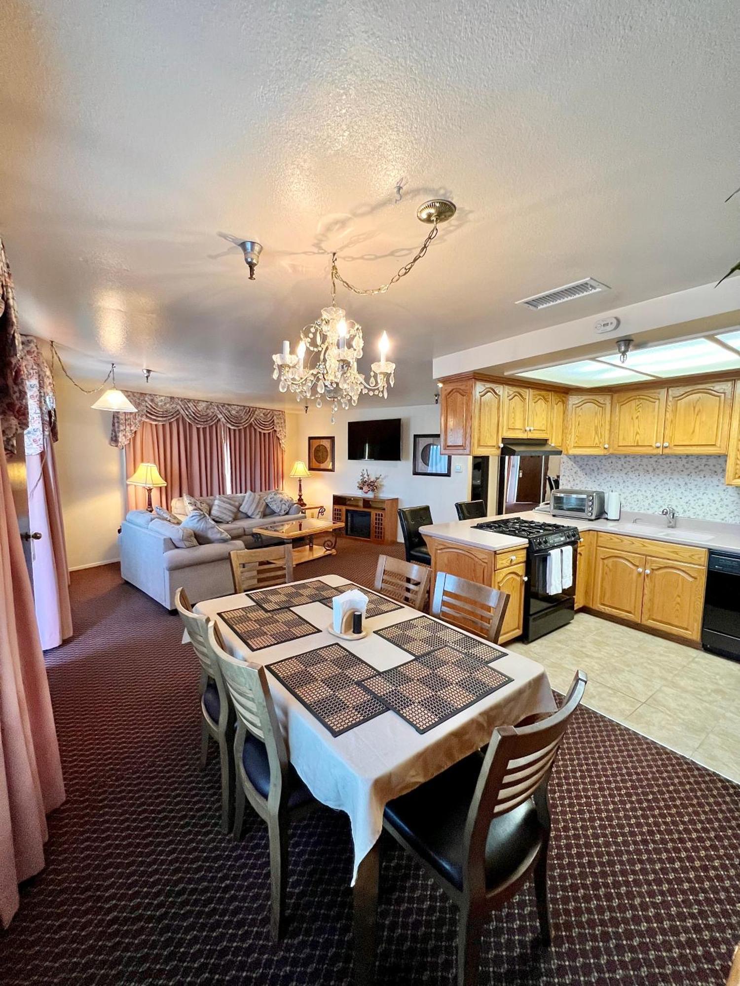Oakridge Inn 오크뷰 외부 사진