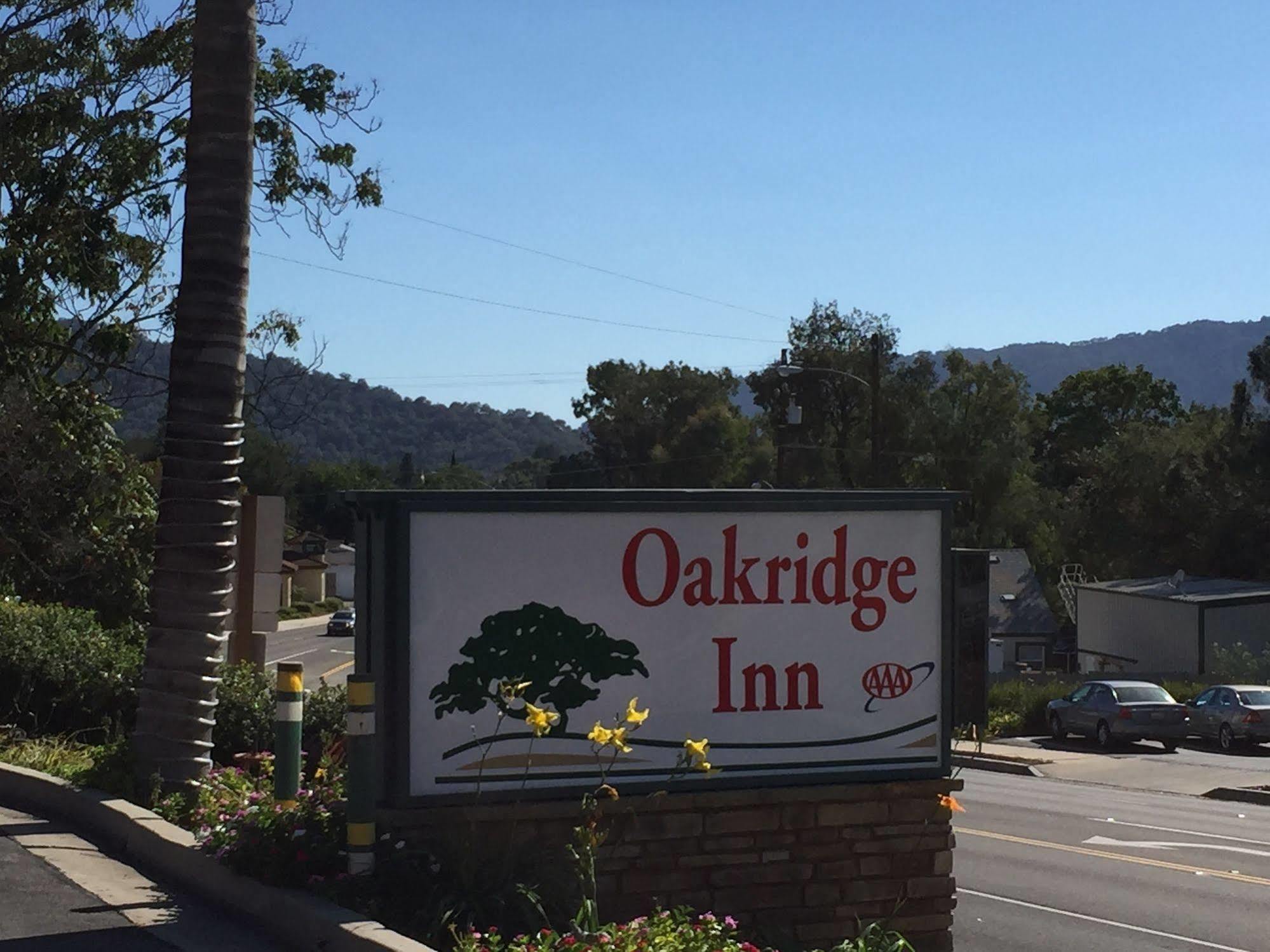Oakridge Inn 오크뷰 외부 사진