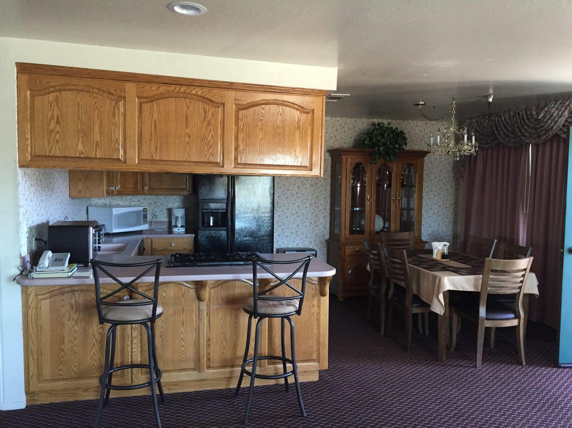 Oakridge Inn 오크뷰 외부 사진
